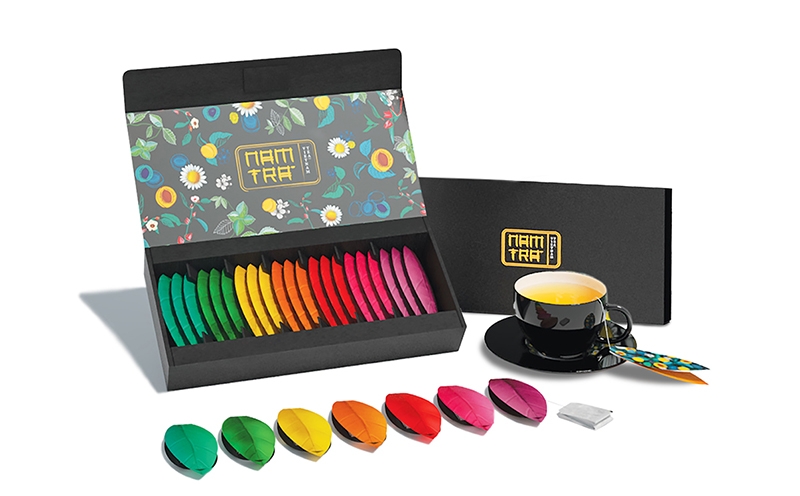 花茶包裝設(shè)計,產(chǎn)品共有杏仁，蓮花，雛菊，薄荷葉等花茶種類