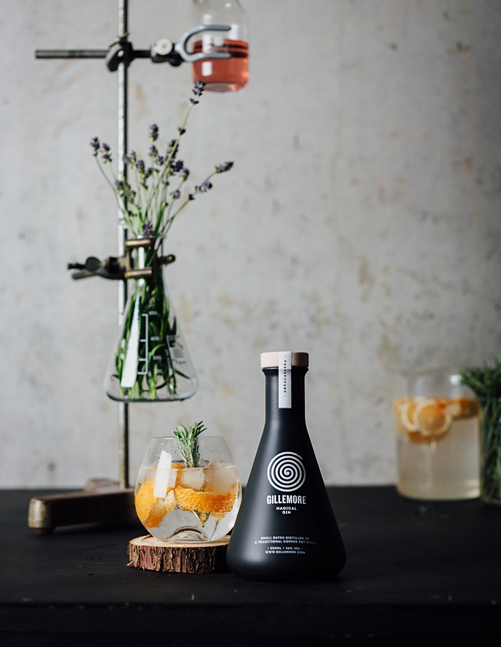 神奇松子酒瓶型包裝設計，全新視覺體驗