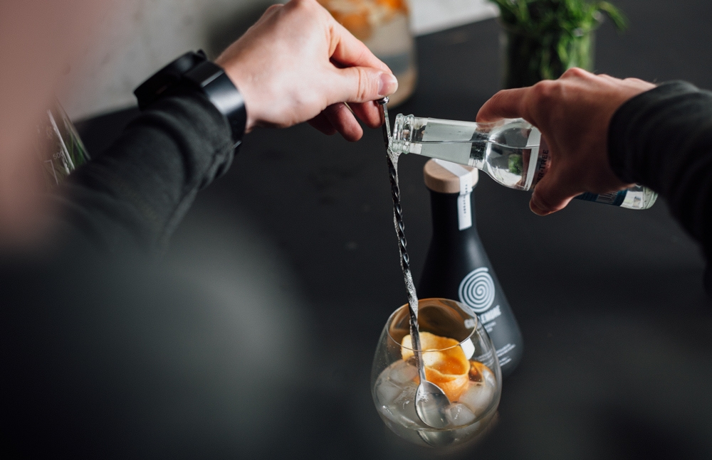 神奇松子酒瓶型包裝設計，全新視覺體驗