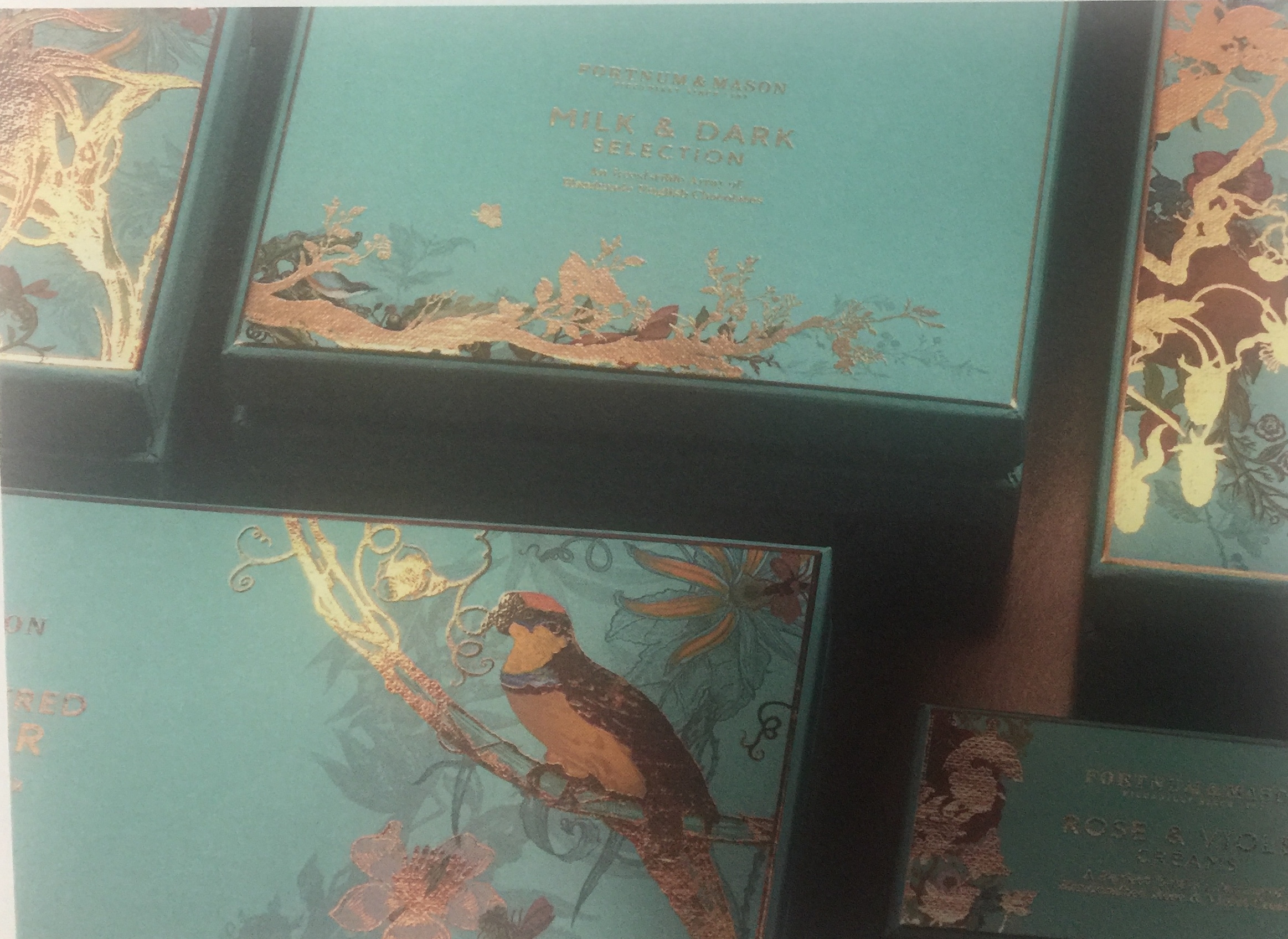 充滿(mǎn)魅力的紀(jì)念品—巧克力包裝設(shè)計(jì)